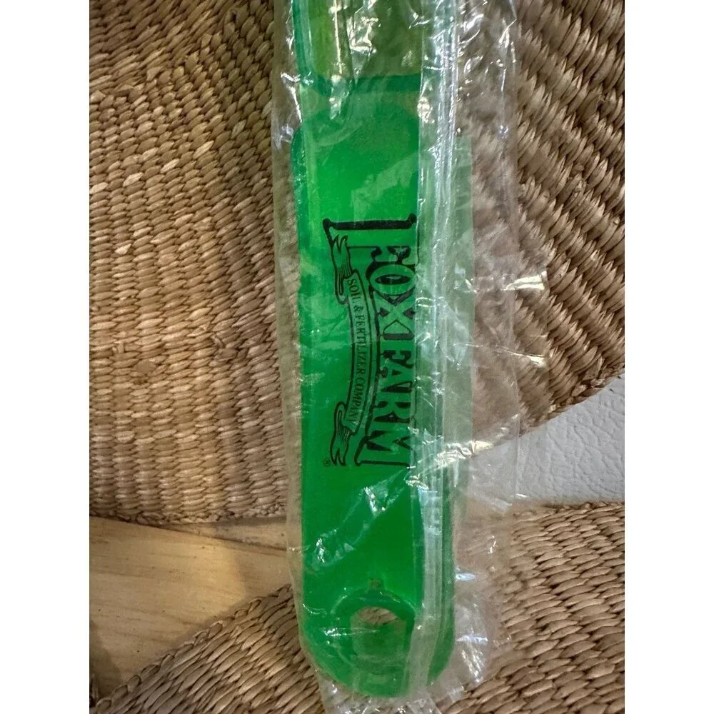 Fox Farm swivel measuring spoons